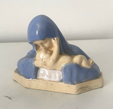 Vierge à l'enfant à identifier Desvres ?