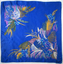 - PIERRE CARDIN Foulard   soie