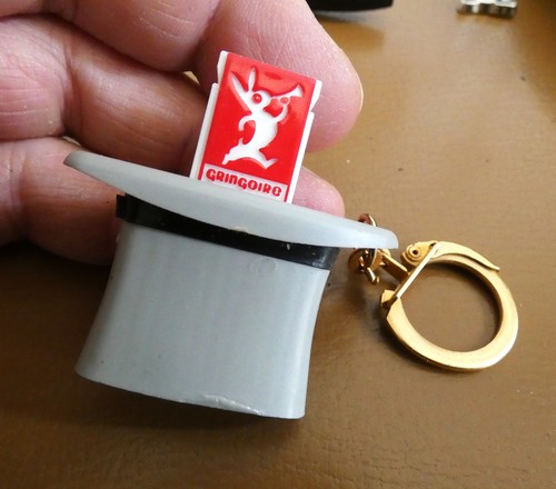 Ancien rare porte clé - , à
