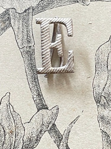 Joli monogramme métal - monogramme, en