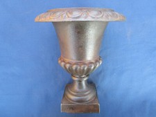 Ancien petit vase Médicis fonte hauteur 20,7 cm