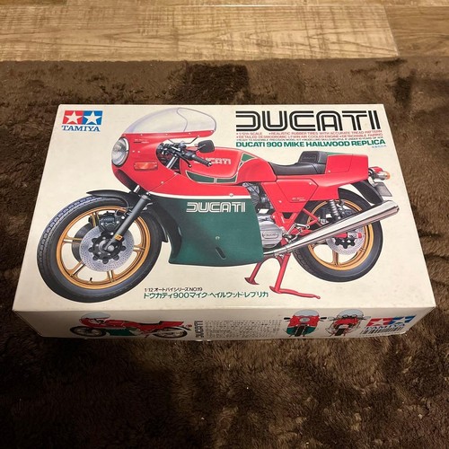 Kit maquette moto réplique