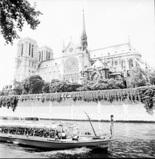 PARIS c. 1965 - Notre Dame