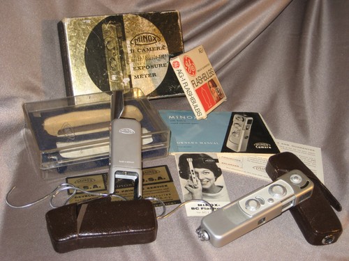 Minox camera flash in - b,
