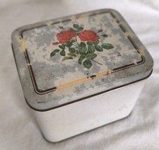 Boîte En Métal Ancienne