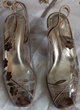 Paire de sandales femme