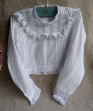 CHEMISE CORSAGE ANCIEN POUR ENFANT - VERS 1900 - PLASTRON DENTELLE - FAIT MAIN
