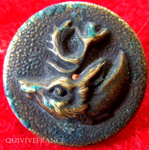 B509 hunting button deer - b509,