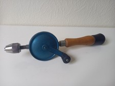 Petite perceuse manuelle -