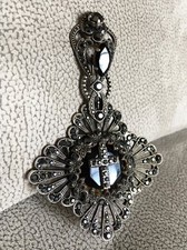 ANCIENNE & RARE BROCHE JACQUELINE SINGH