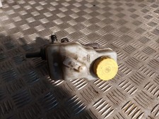 Maitre cylindre bocal liquide