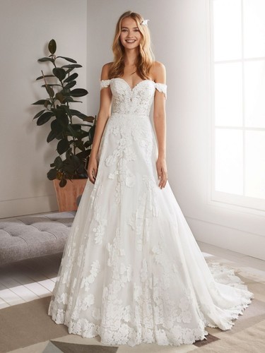 Beautiful never worn white - worn,