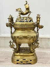 Grand brûle parfum sur son