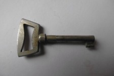 Clé Clef ancienne creuse /