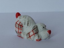 FEVE   "DE LIN ET DE RAPHIA 2015" - PETIT CHIEN GRIS ET ROUGE