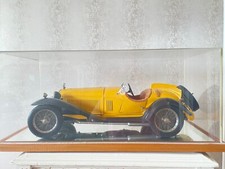 Maquette montée 1.8 Alpha R Spida Touring Gran sport, 1954 pièces avec vitrine