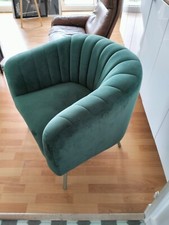 Fauteuil salon vert rembourré, assise large