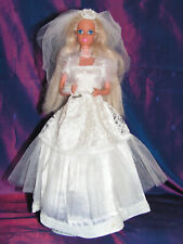 BARBIE       n° 17324   avec   WEDDING COLLECTION   1994