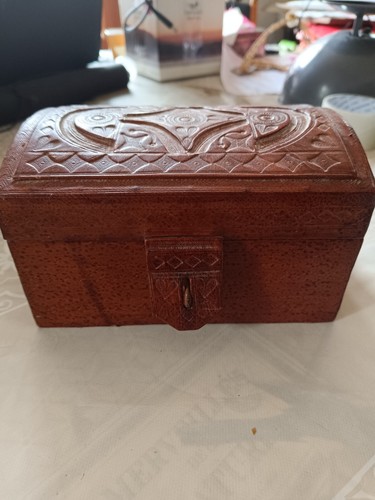 Petit coffre cuir - cuir, marocain