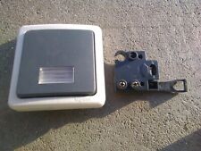 1 bouton  poussoir lumineux PLEXO 55 LEGRAND 91612 ( sans voyant / boitier  )