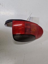 Feu arriere principal droit