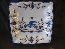 Très belle coupe carré de Martres Tolosanne signée MF décor Moustiers