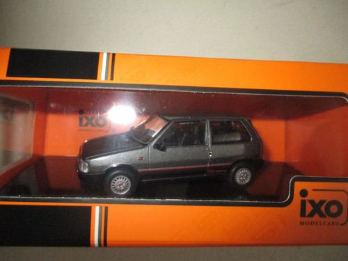 Youngtimer miniature fiat uno - miniature,