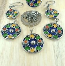 Boucles d'oreilles et son