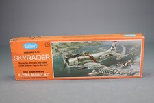 LP845 GUILLOW'S 904 Maquette balsa 1/2" Avion militaire Douglas A-1H Skyraider