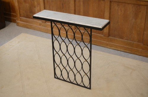Console moderniste dans - , le