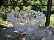 une coupe en cristal d'arc toute ciselée en décoration de 19cm de diametre