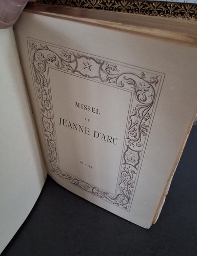Missel jeanne arc - de, d’arc