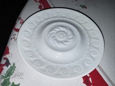 8 assiettes Bernardaud Louvre