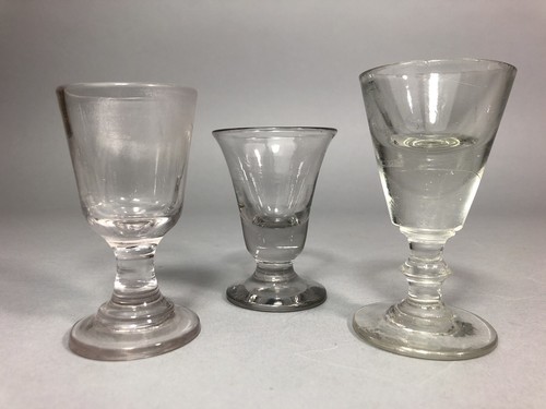 Très anciens verres à - verres,