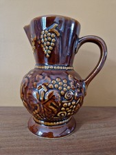 Pichet en barbotine modèle