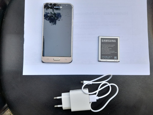 Smartphone samsung galaxy - smartphone, j3