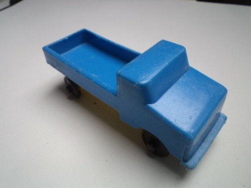 Ancienne voiture miniature