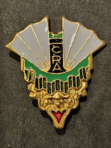 Insigne pucelle militaire - insigne,