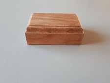 socle en bois de qualité pour figurines et maquettes : 10 x 6 cm ép 4 cm