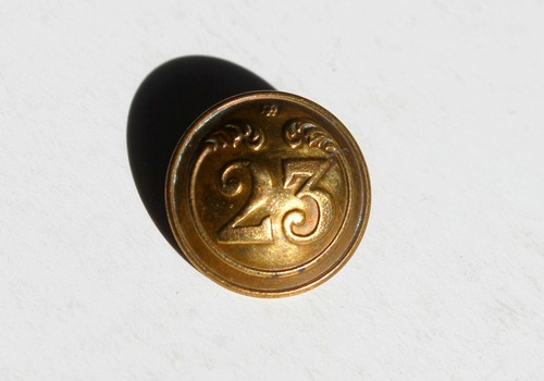 Rare bouton uniforme armée - rare,