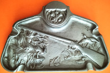 ANCIEN CENDRIER DECOR DE CHASSE - SANGLIER- FUSIL - CANARD - OIE