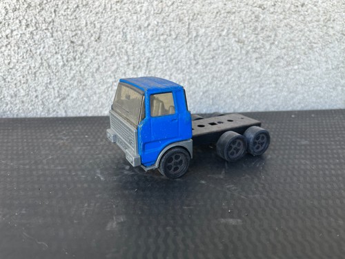 Ancien camion miniature