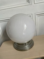 Ancien luminaire plafonnier globe opaline blanc + support alu XXeme no Mazda
