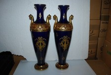 LOT DE DEUX VASES SIGNE PINON HEUZE ATELIER DE TOUR FAIENCE FINE A FOND BLEU