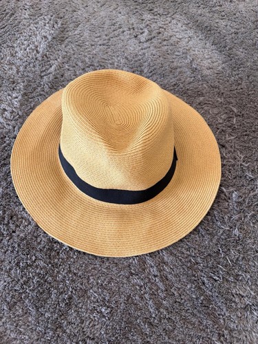 Chapeau beige ruban - , bord