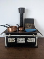 ANCIENNE CUISINIERE DE POUPEE