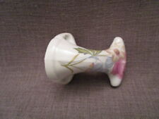 Patère ancienne en porcelaine décor floral