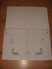 Ancienne pochette lingerie brodée de fleurs