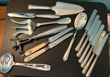 Lot De Pièces De Table