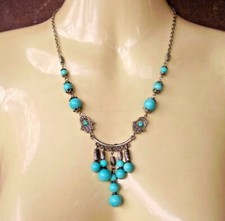 Jjo487 /  COLLIER CHAÎNE, PERLES VERRE TURQUOISE, MAINS DE FATMA / 46 CM